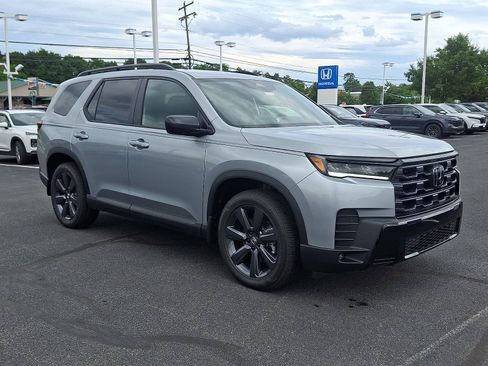 New 2026 Honda Pilot Sport image 2