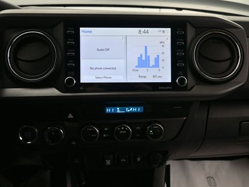 Used 2022 Toyota Tacoma TRD Off-Road image 20