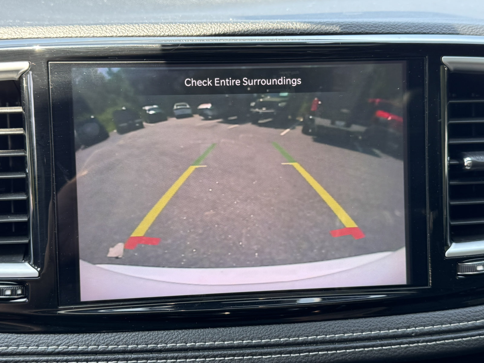 Used 2025 Chrysler Pacifica Limited FWD image 29