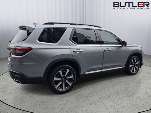 Used 2024 Honda Pilot Touring image 8