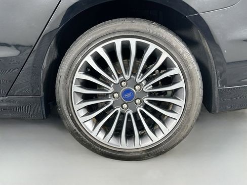 Used 2018 Ford Fusion Titanium image 34