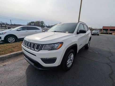 Used 2018 Jeep Compass Sport w/ Tech Group image 3