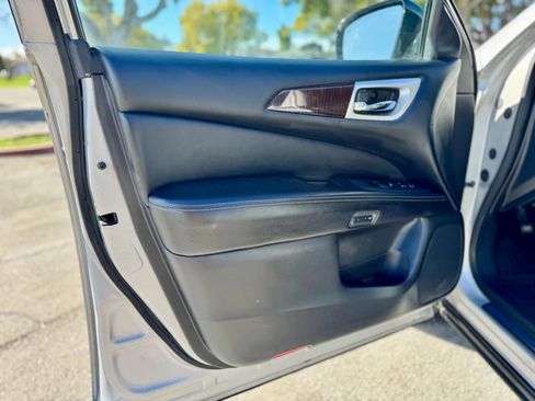 Used 2013 Nissan Pathfinder SL w/ Trailer Tow Pkg image 13