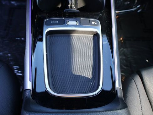 Used 2025 Mercedes-Benz GLB 250 w/ Driver Assistance Package image 51