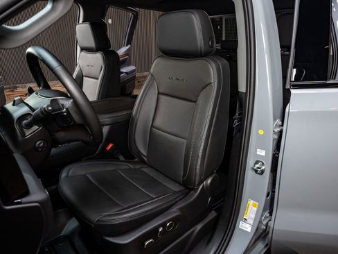 Used 2025 GMC Sierra 1500 Denali image 30