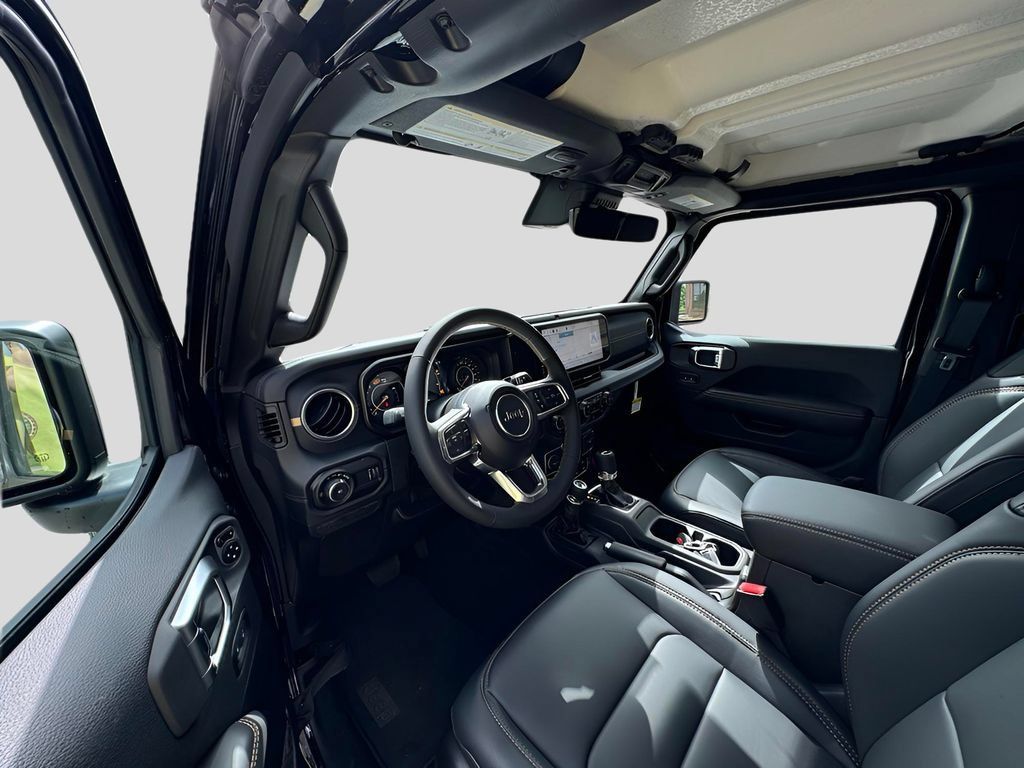 New 2024 Jeep Wrangler Unlimited Sahara w/ Technology Group AWD/4WD image 13