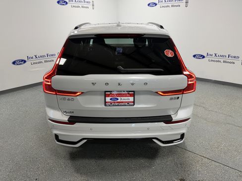 Used 2025 Volvo XC60 B5 Plus AWD/4WD image 31