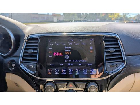 Used 2019 Jeep Grand Cherokee Laredo w/ 18" Wheel & 8.4" Radio Group image 21