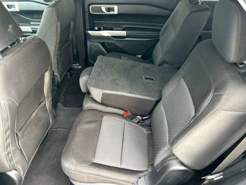Used 2023 Ford Explorer XLT AWD/4WD image 44