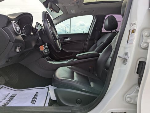 Used 2015 Mercedes-Benz GLA 250 4MATIC image 12