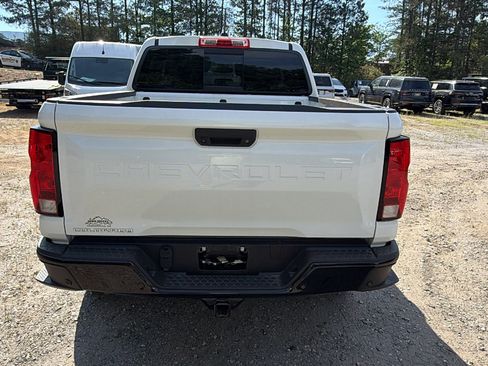 Used 2025 Chevrolet Colorado Trail Boss AWD/4WD image 9