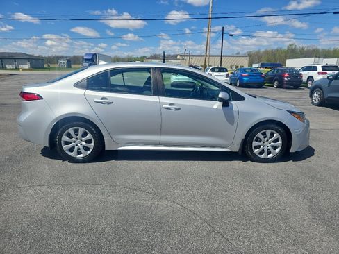 Used 2021 Toyota Corolla LE FWD image 5