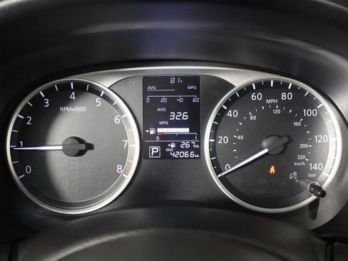 Used 2024 Nissan Kicks S FWD image 11