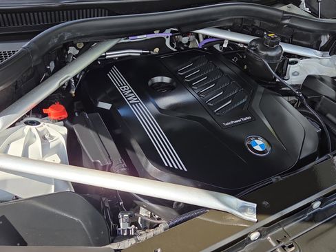 Used 2021 BMW X5 xDrive40i w/ M Sport Package image 24