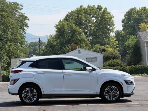 Used 2023 Hyundai Kona SE w/ Cargo Package FWD image 6
