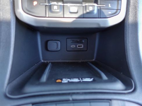 Used 2021 GMC Acadia Denali w/ Denali Ultimate Package AWD/4WD image 22