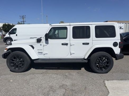 Used 2021 Jeep Wrangler Unlimited Sahara w/ Cold Weather Group AWD/4WD image 8