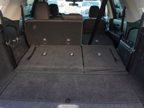 Used 2024 Nissan Pathfinder SV image 13