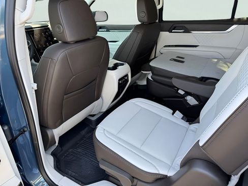 New 2026 GMC Acadia Denali w/ Super Cruise Package FWD image 16