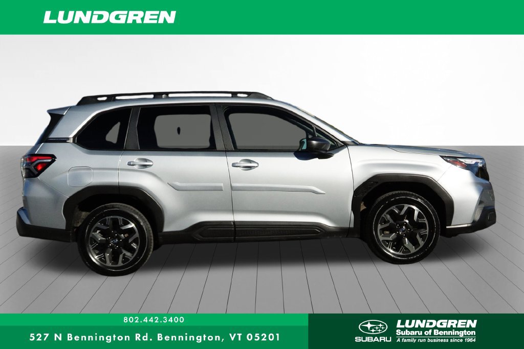 Used 2025 Subaru Forester Premium AWD/4WD image 3