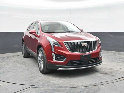 Used 2024 Cadillac XT5 Premium Luxury w/ Technology Package AWD/4WD image 6