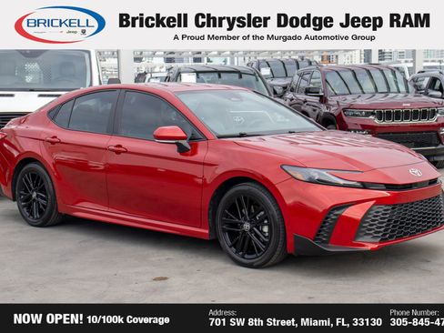 Used 2025 Toyota Camry LE image 3