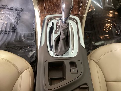 Used 2013 Buick Regal Premium image 27