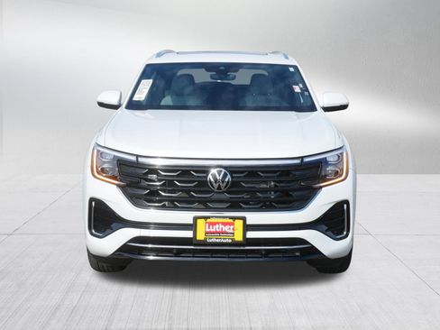 Used 2024 Volkswagen Atlas Cross Sport SEL R-Line image 2