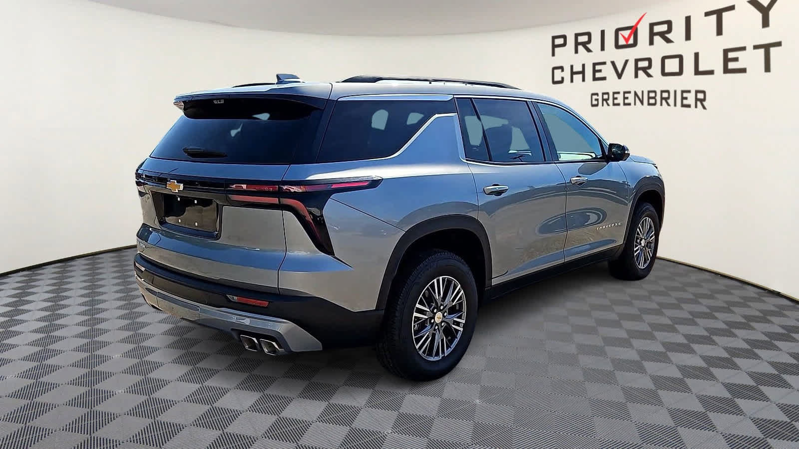Used 2026 Chevrolet Traverse LT w/ Driver Confidence Package FWD image 8