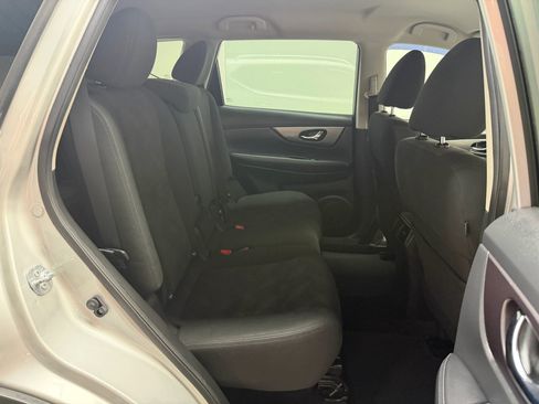 Used 2016 Nissan Rogue SV image 20