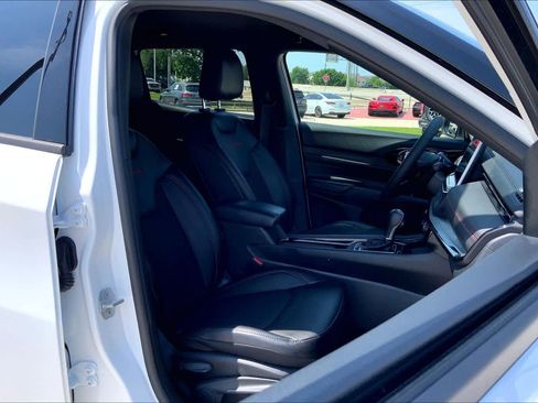 Used 2026 Jeep Compass Trailhawk AWD/4WD image 9