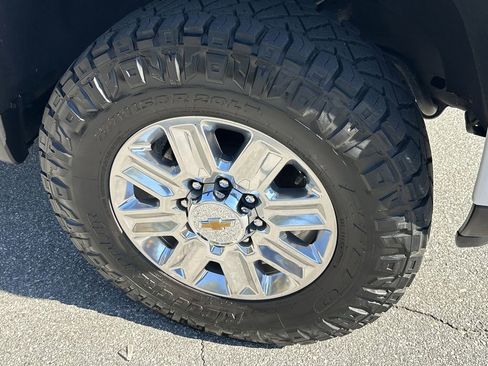 Used 2024 Chevrolet Silverado 3500 High Country w/ High Country Premium Package image 14