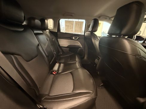 Certified 2022 Jeep Compass Latitude w/ Convenience Group image 16