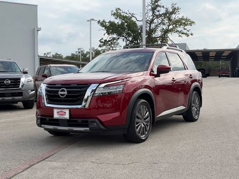 Used 2024 Nissan Pathfinder SL w/ SL Premium Package FWD image 7