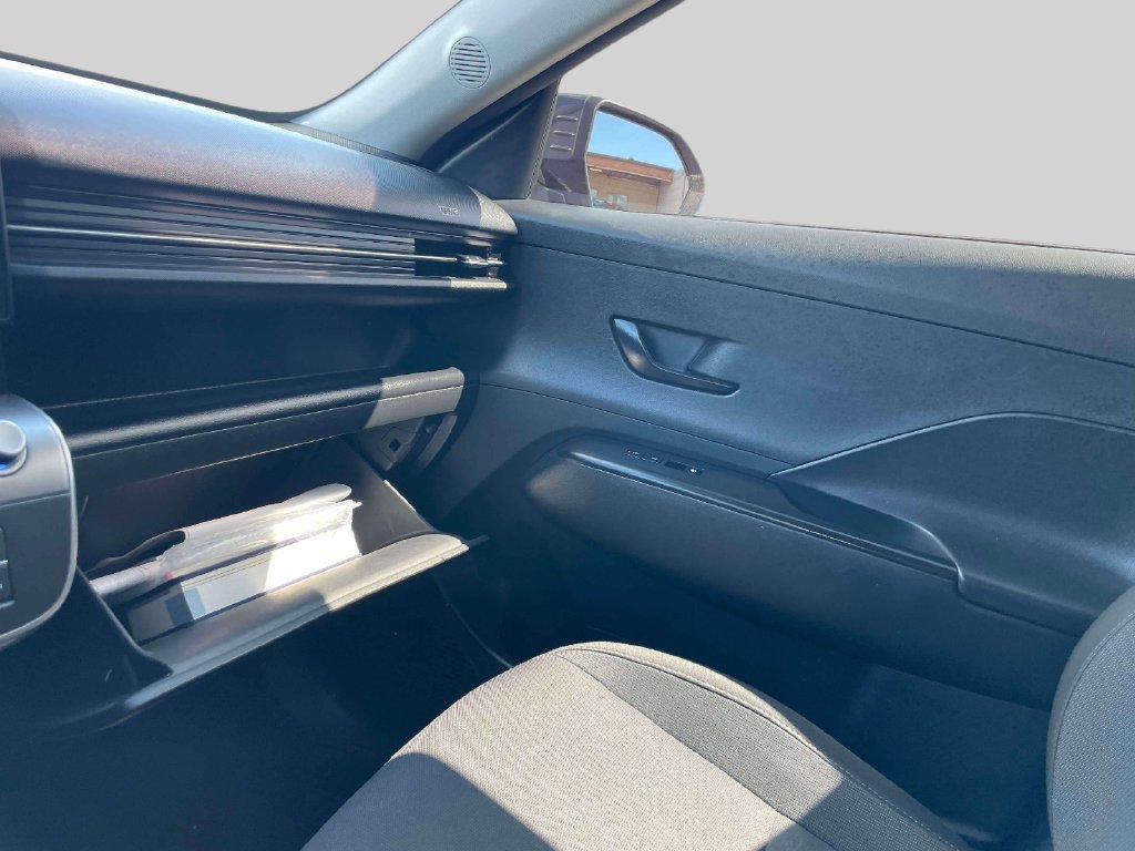 Certified 2025 Hyundai Kona SEL AWD/4WD image 34