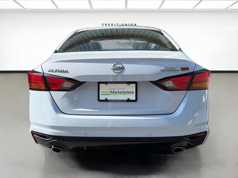 Used 2024 Nissan Altima 2.5 SR w/ SR Premium Package FWD image 6