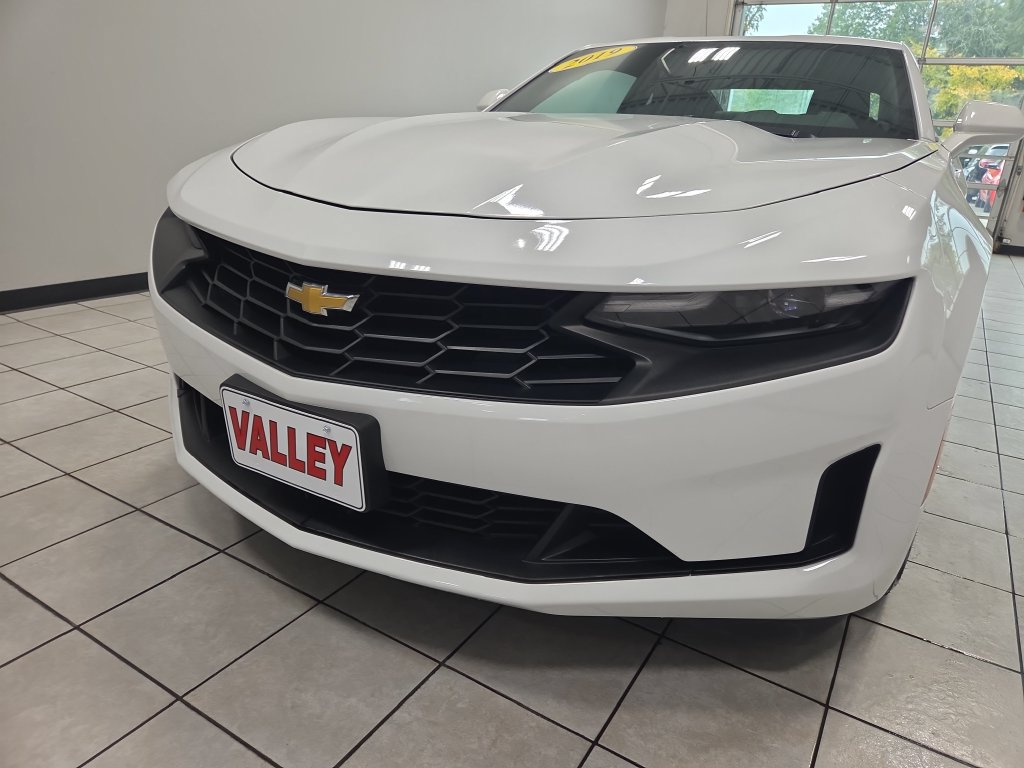 Used 2019 Chevrolet Camaro LT w/ Technology Package RWD image 18