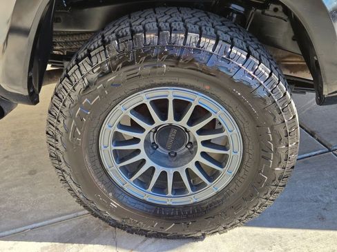 Used 2021 Toyota Tacoma TRD Sport w/ Technology Package image 10