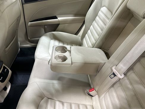 Used 2014 Ford Fusion SE image 23