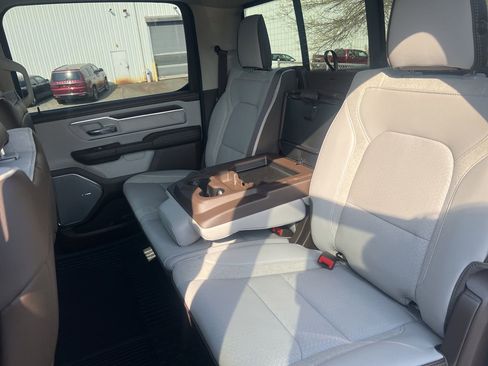 New 2026 RAM 1500 Laramie AWD/4WD image 19