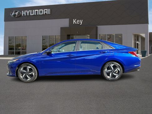 Certified 2023 Hyundai Elantra Limited w/ Cargo Package FWD image 6