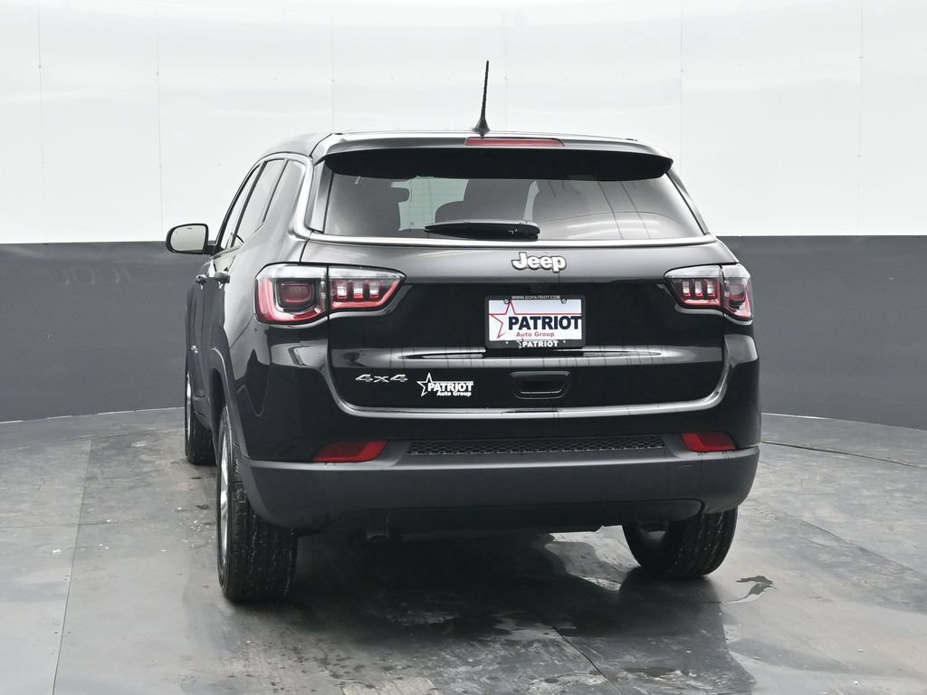 Used 2025 Jeep Compass Sport w/ Mopar Graphics Package AWD/4WD image 17