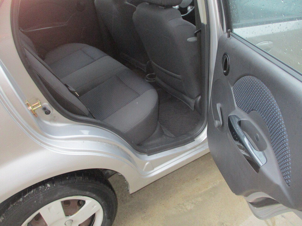 Used 2006 Chevrolet Aveo LS FWD image 21