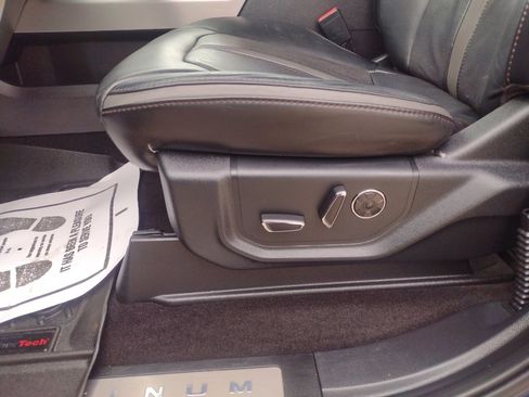 Used 2019 Ford F150 Platinum w/ Equipment Group 701A Luxury image 27