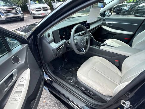 Used 2025 Hyundai Sonata SEL FWD image 13