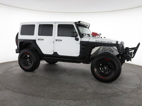 Used 2017 Jeep Wrangler Unlimited Rubicon w/ Connectivity Group AWD/4WD image 15