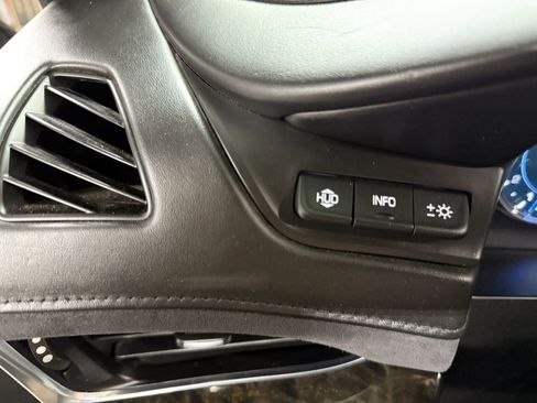 Used 2016 Cadillac Escalade ESV Platinum image 11