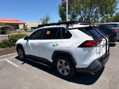 Used 2022 Toyota RAV4 XLE w/ Convenience Package AWD/4WD image 10