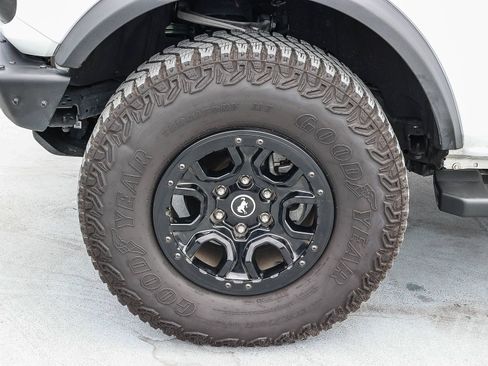 Used 2024 Ford Bronco Wildtrak AWD/4WD image 9