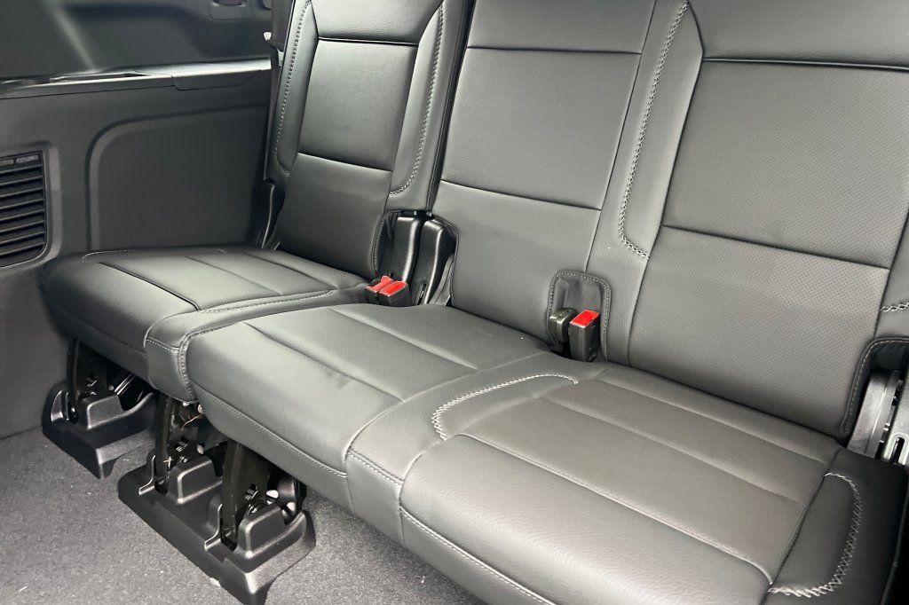 New 2026 GMC Yukon XL Denali AWD/4WD image 12